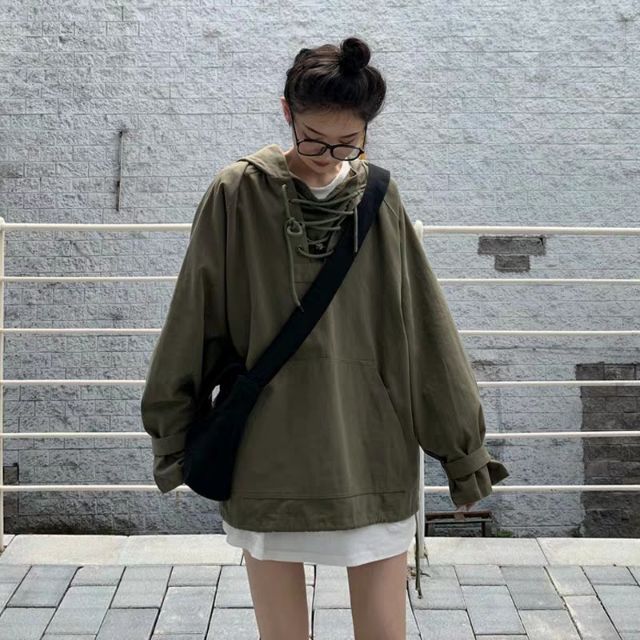 Áo hoodie kaki đan dây cổ dáng rộng oversize Ulzzang siêu xinh 😍 | BigBuy360 - bigbuy360.vn