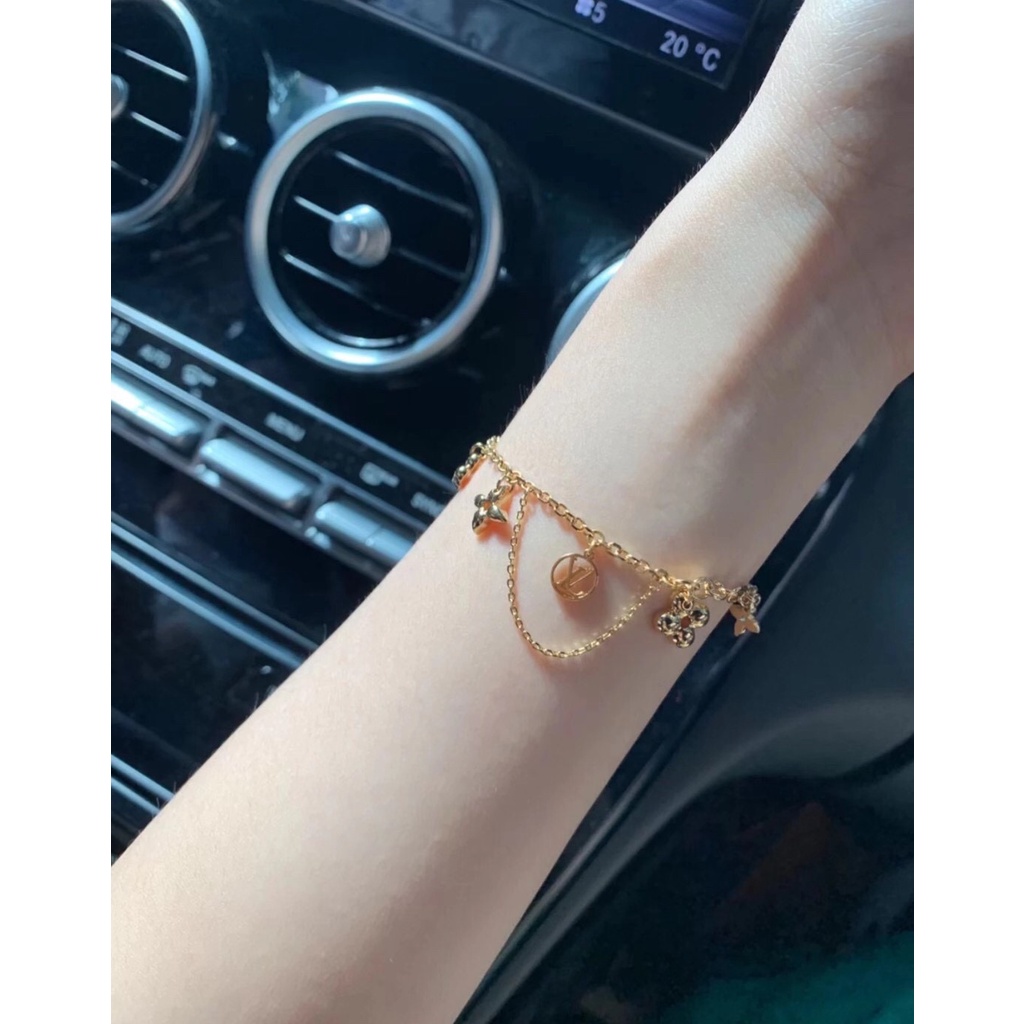 Vòng Đeo Tay Họa Tiết Chữ Louis Vuitton Thời Trang Thanh Lịch Sang Trọng