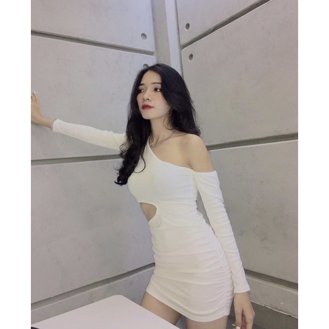 Váy body khoét chất thun dày dặn và co dãn tốt