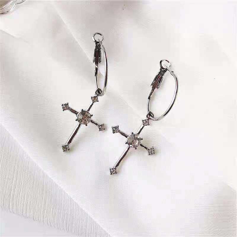 Bông Tai Hình Chữ Thập Lấp Lánh 22159