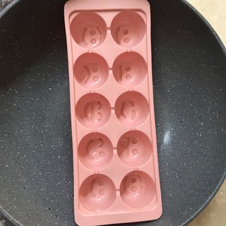 Khay đá mặt cười