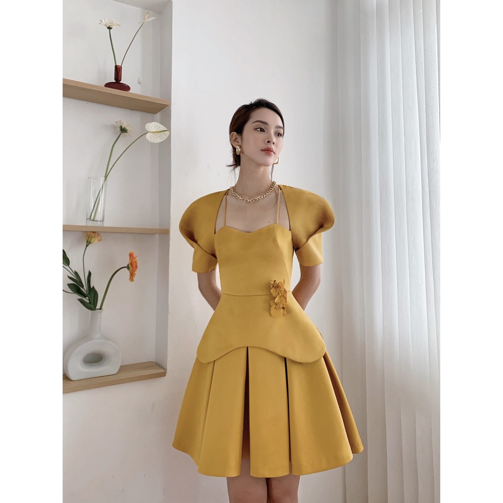[Mã WABRWA15 giảm 15% đơn 300K] MOLLYNISTA- Đầm Gina vàng tùng cua tròn xếp ly | BigBuy360 - bigbuy360.vn