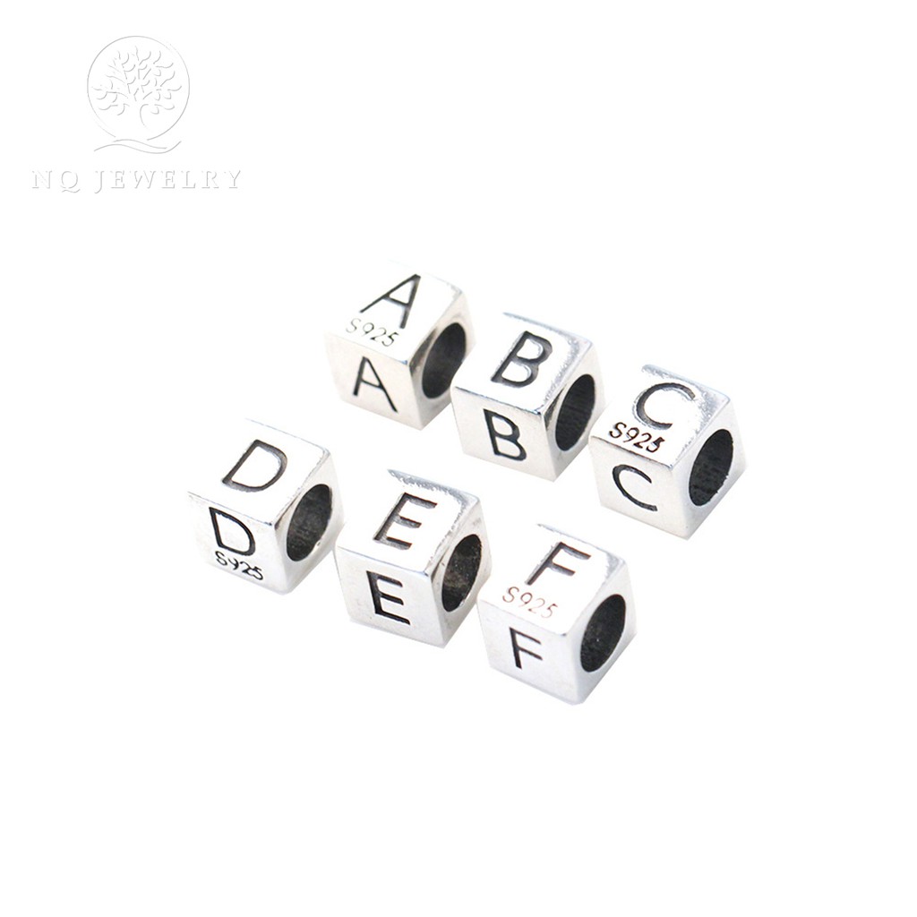 Charm bạc ô vuông khắc chữ cái xỏ ngang (A-T) - NQ Jewelry