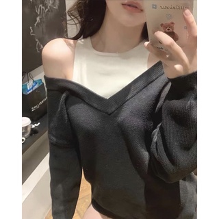 ĐẦM ĐEN RỚT VAI PHỐI CỔ YẾM TRẮNG