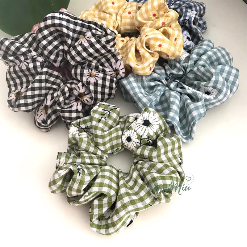 Dây buộc tóc Scrunchies vải caro in hoa Daisy