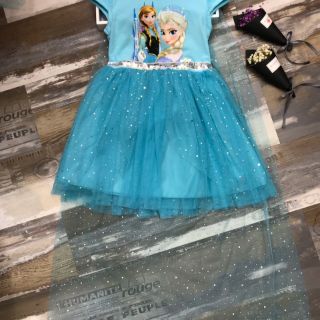 Váy Elsa có áo choàng cực xinh