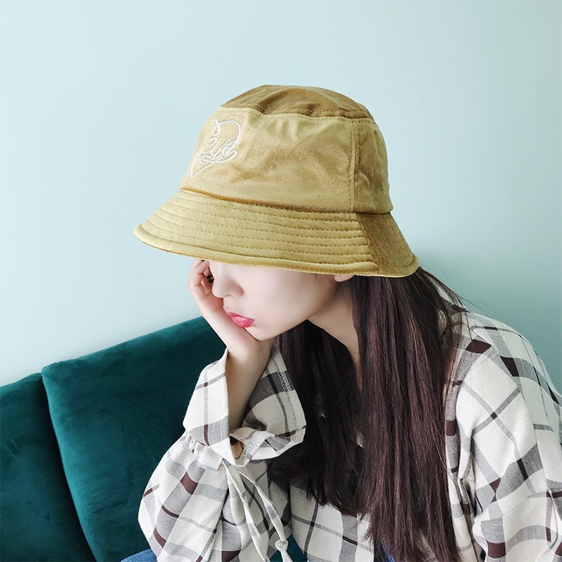 Mũ bucket nhung thêu chữ EYE