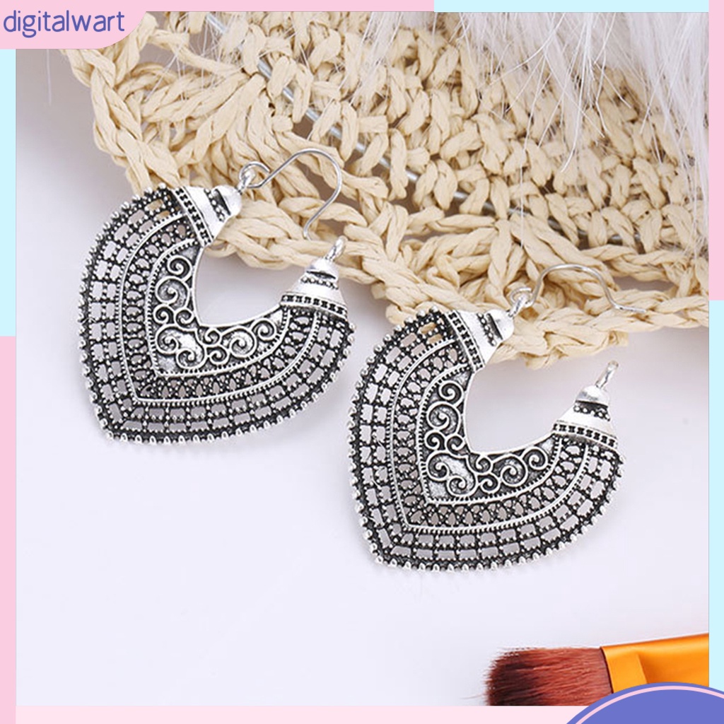 Cặp Khuyên Tai Dáng Dài Thiết Kế Hình Trái Tim Đính Đá Quý Nhân Tạo Sang Trọng Cá Tính Dành Cho Nữ