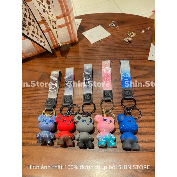Móc khoá gấu bearbrick nhiều màu sắc , Phụ kiện móc khoá túi xách , Móc khoá ô tô dễ thương MK99 - SHIN STORE
