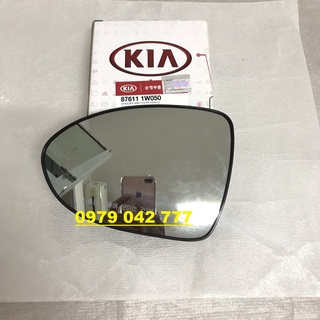 Mặt gương chiếu hậu kia rio