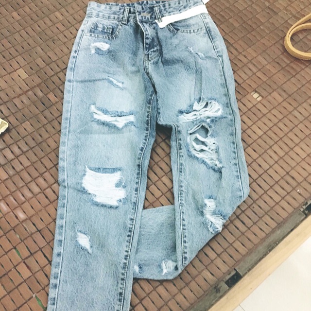 Quần rách nhiều