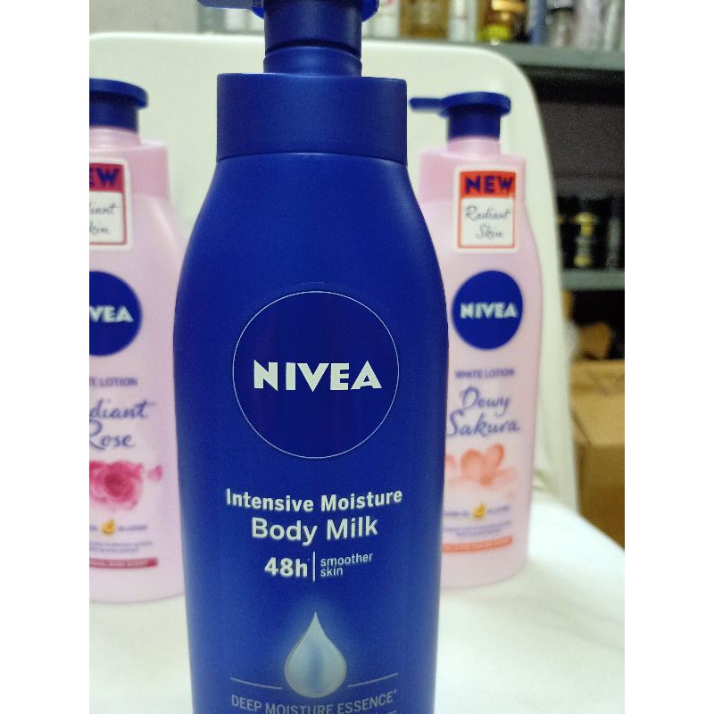 Sữa dưỡng thể Nivea 200_400ml trắng da chuyên sâu Nivea