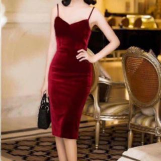 Đầm body nhung 2 dây