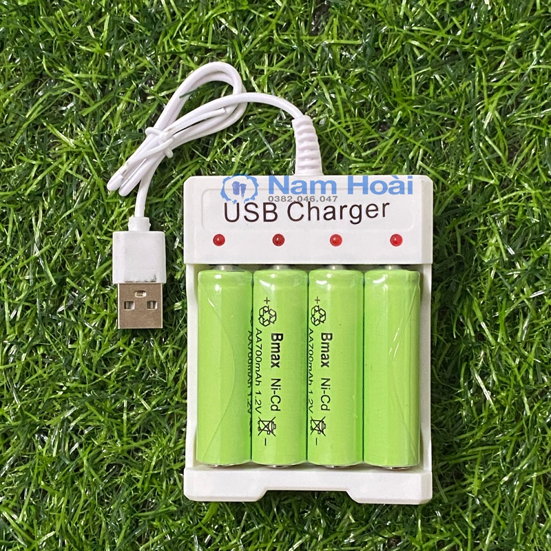 Bộ pin sạc AAA, AA 700 mAh và 1 đế sạc 4 cổng an toàn tiết kiệm bảo vệ môi trường