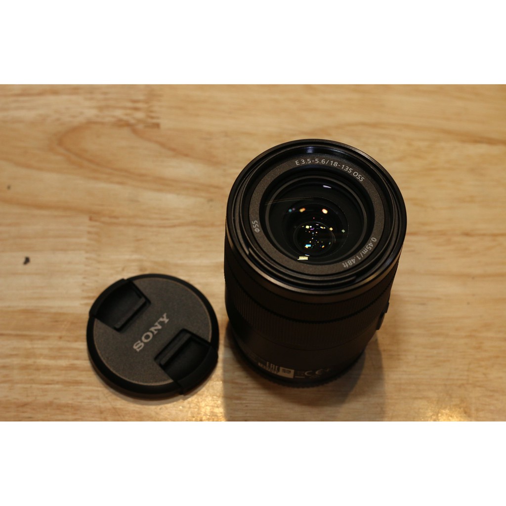 ống kính Sony SEL 18-135mm f/3.5-5.6 OSS