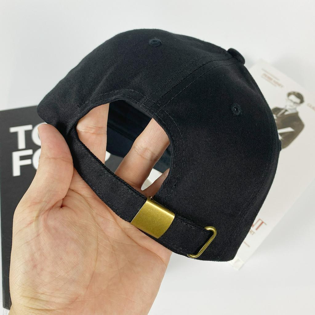 Mũ lưỡi trai nón kết Essential đen chữ vàng logo thêu form basic - PASIO