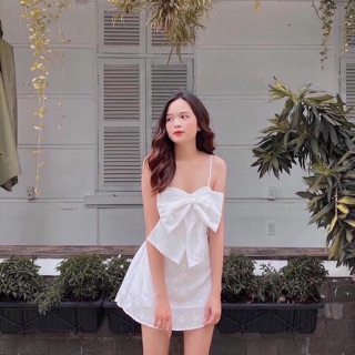 Đầm 2 dây bảng nơ to