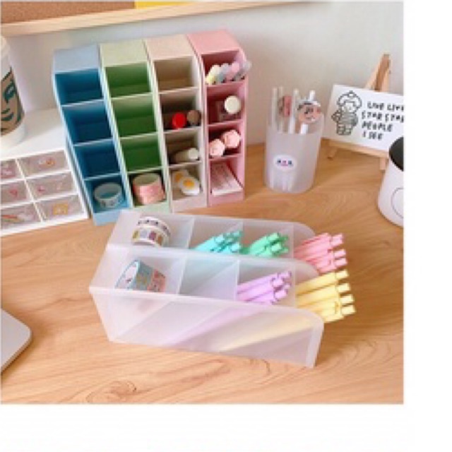 KỆ/ CỐC CẮM BÚT 4 NGĂN ĐỂ ĐƯỢC 2 KIỂU NGANG DỌC ĐỘC ĐÁO NHIỀU MÀU SẮC/ KỆ ĐỂ BÀN TRANG TRÍ