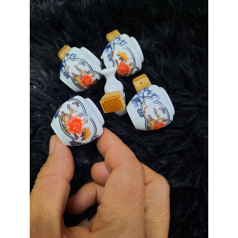 CÓNG SỨ KHUYÊN HÀNG ĐẸP