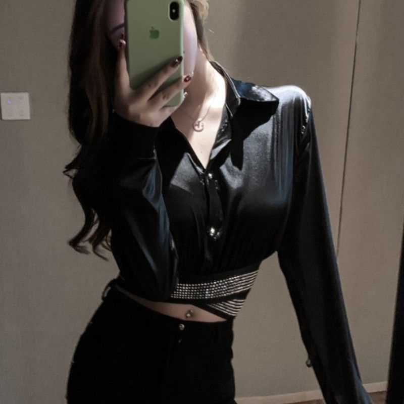 Áo sơ mi dáng ngắn rộng rãi hở eo đính đá phong cách retro Hồng Kông thời trang 2021 cho nữ | BigBuy360 - bigbuy360.vn