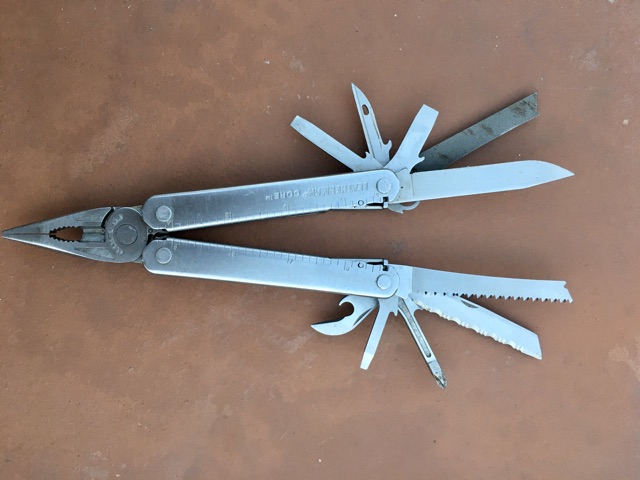 Kìm đa năng leatherman Core.