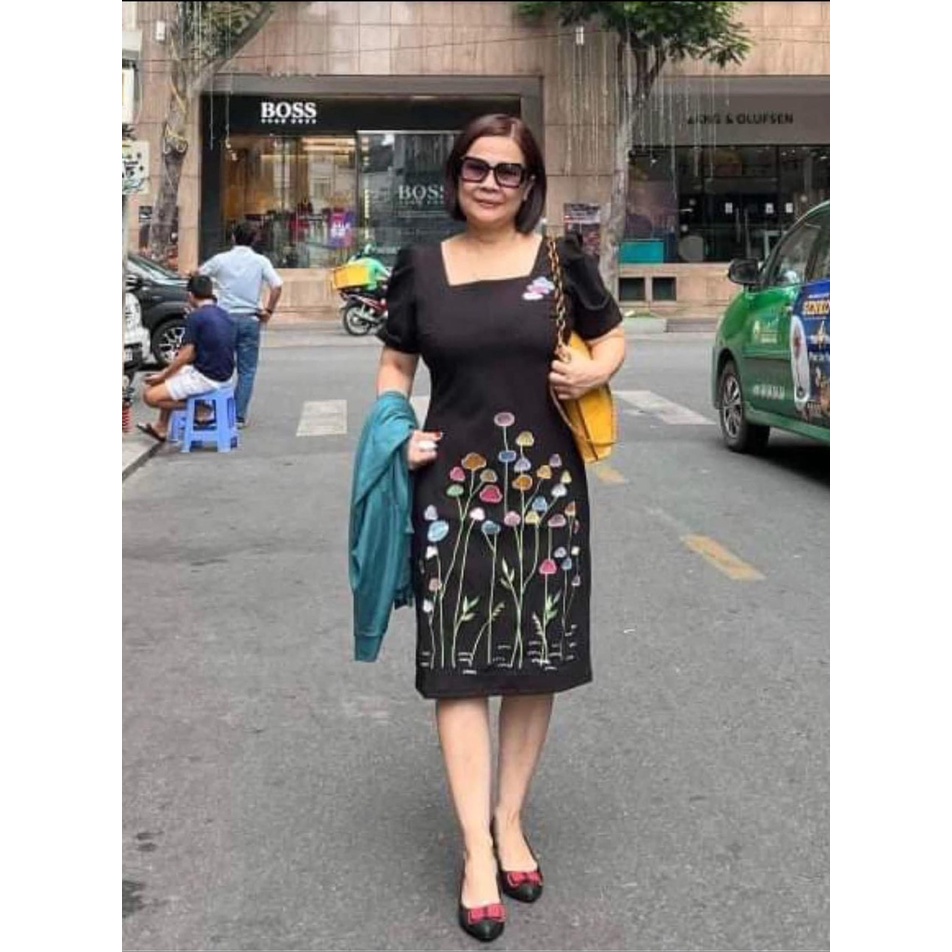 Đầm thêu chân bông cổ vuông trung niên cao cấp Bigsize- Đầm Nga Dương