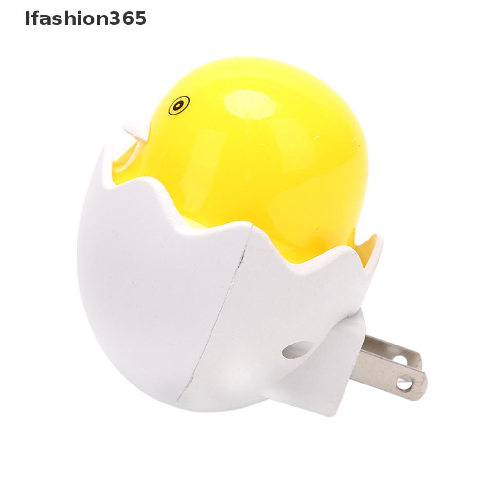 Đèn ngủ hình chú vịt vàng nhỏ nhắn với phích cắm US tiện lợi