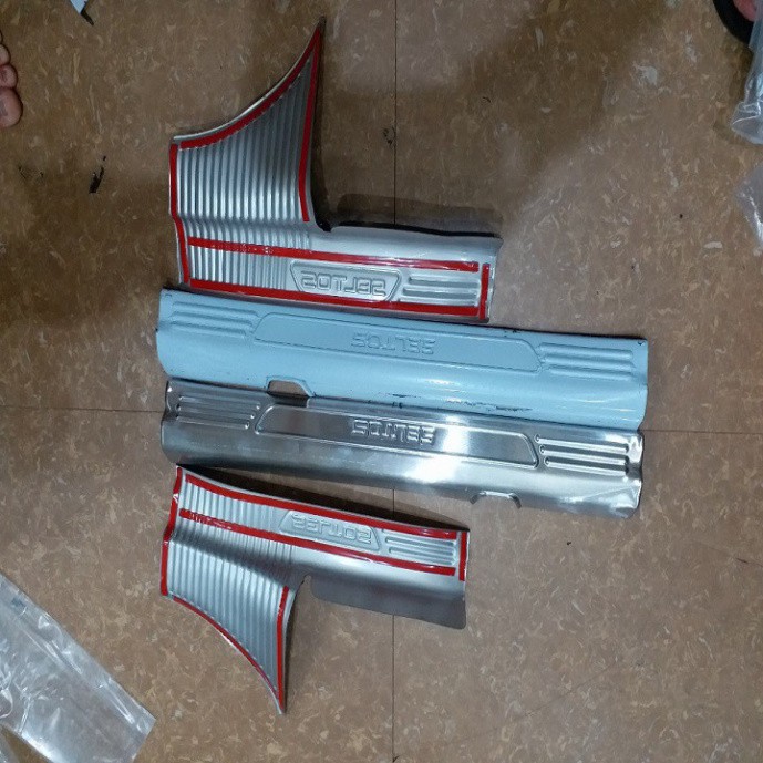 Ốp bậc giẫm trong ngoài INOX xe KIA SELTOS tặng kèm keo hai mặt khi mua đủ bộ ốp bậc trong và ngoài