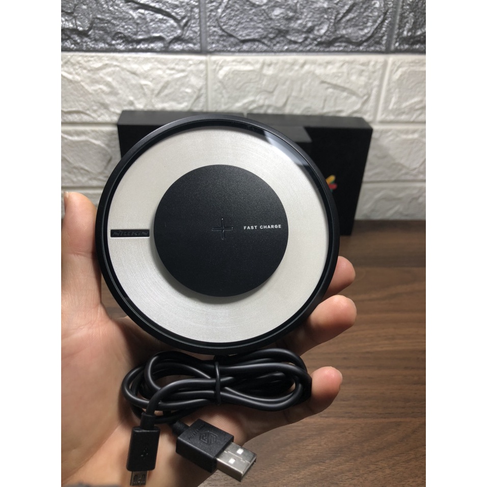 Sạc nhanh không dây Nillkin Magic Disk 4 chuẩn Qi đế tròn có đèn led