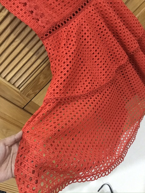 Váy đỏ diện tết