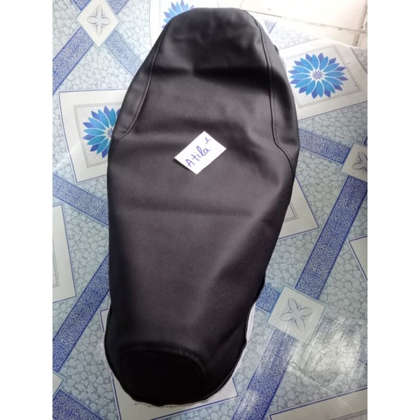 Áo yên xe attila đời đầu