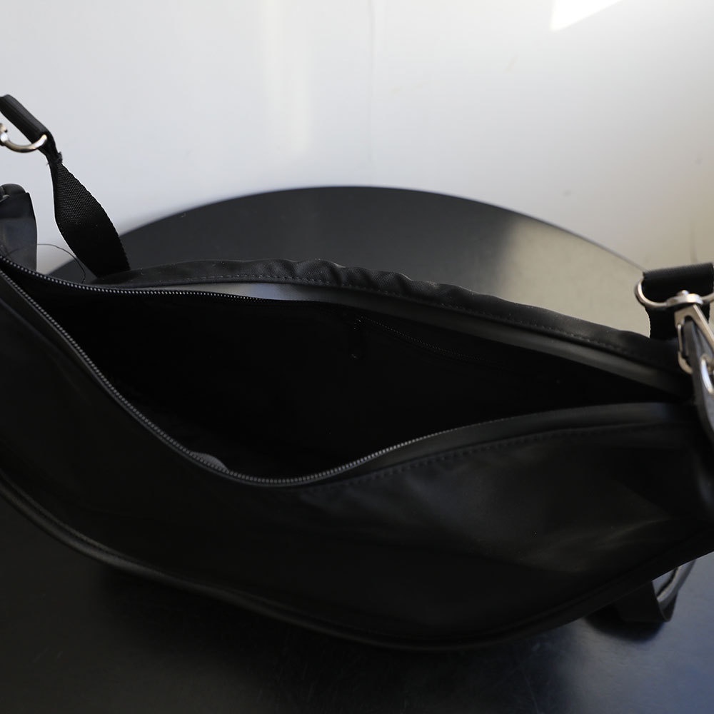 Túi đeo chéo nam giỏ bầu cong tròn to đựng vừa ipad trơn điệu 2 túi to nhỏ giỏ thời trang Hàn Quốc da xịn bóng Mina