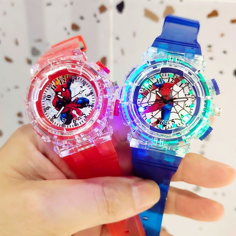 Đồng Hồ Điện Tử xem giờ cho bé trai có đèn led phát sáng hoạt hình siêu nhân người nhện