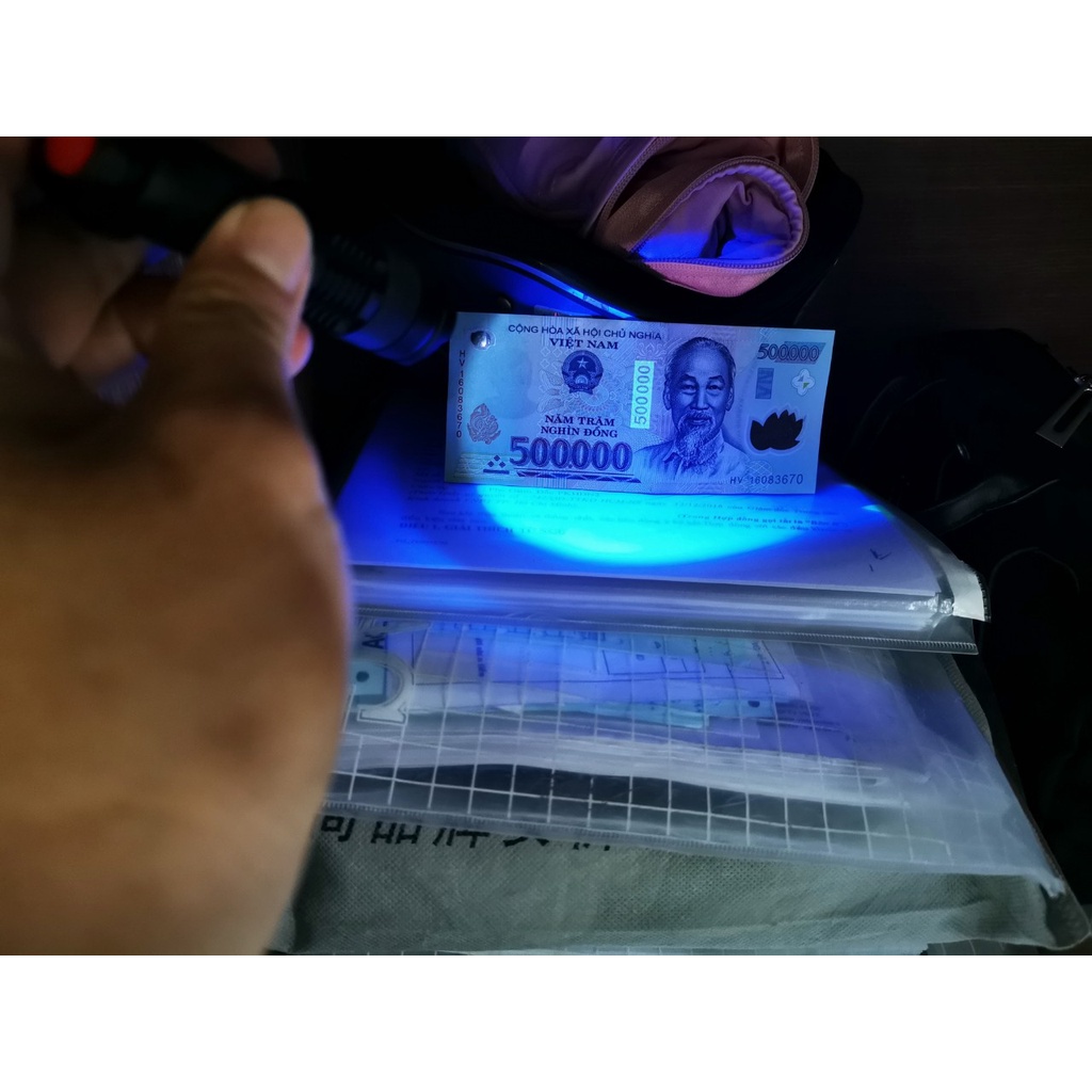 Đèn Uv Led Q5 Bước Sóng 365nm Soi Đá ,Soi Tiền ,Soi Cavet Xe ,Sấy Keo Uv, Kèm Pin