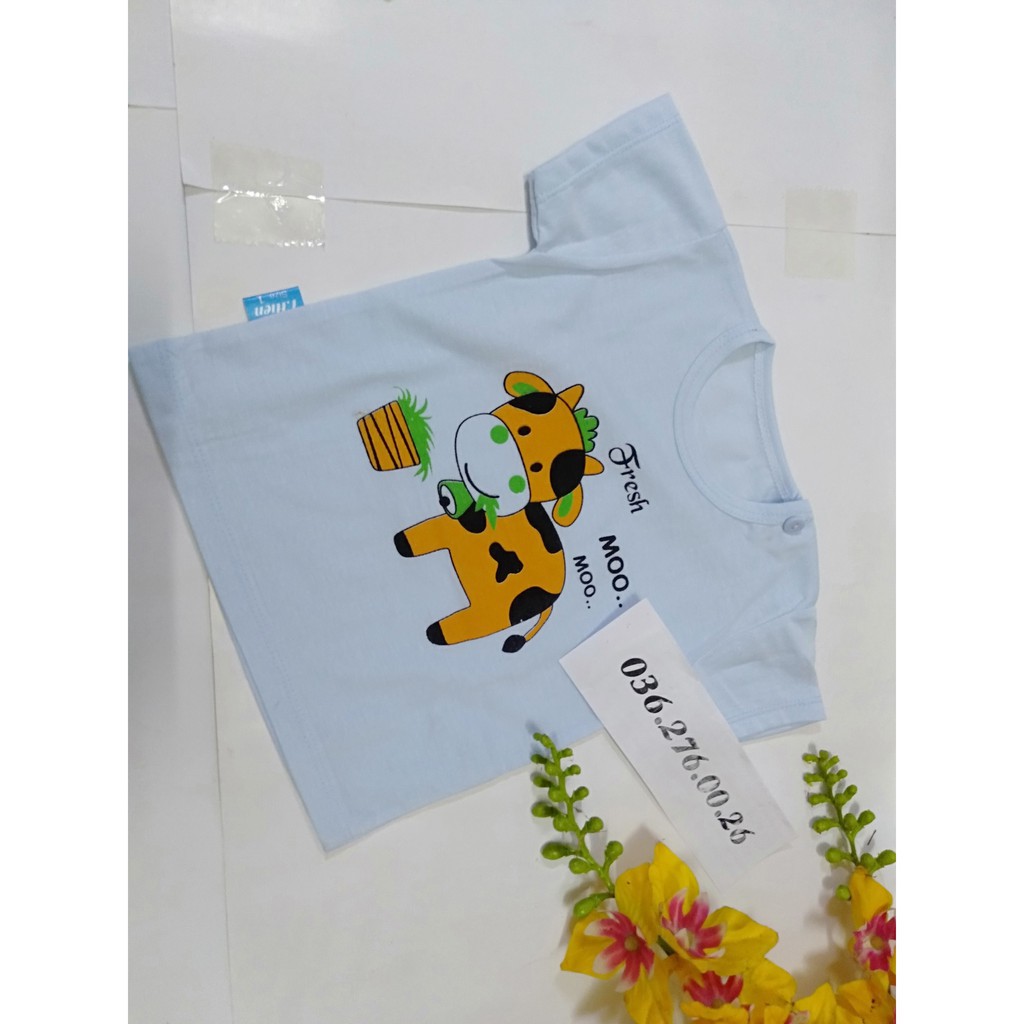 Áo cộc cotton có nút cài vai cho bé