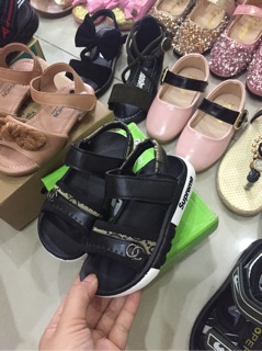 Sandal trẻ em