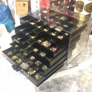 Khay đựng đá 5 tầng mika đúc khuôn đen và trắng siêu bền