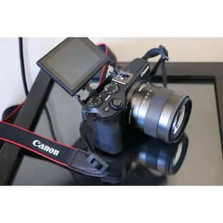 Máy ảnh Canon M3 + kit 18-55mm IS STM - 24.2 Megapixels - Full HD - Wifi - Có cổng Mic rời - Chuyên Vlog - Mới 95%