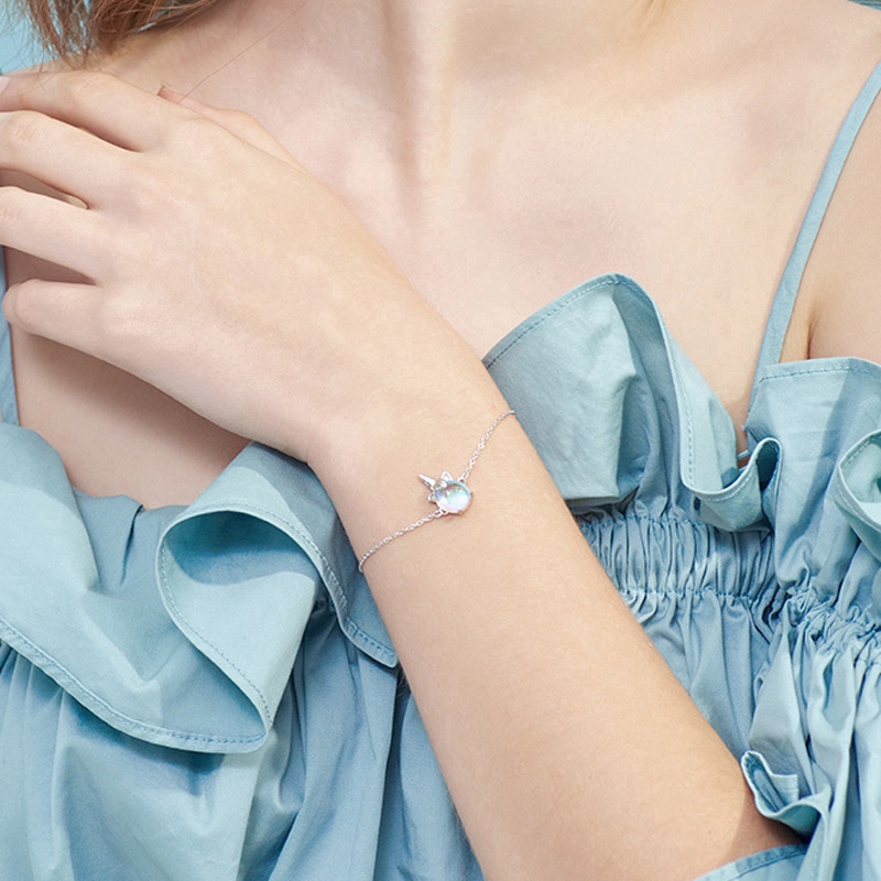 Vòng tay mặt hình kỳ lân đính đá màu cầu vồng dễ thương dành cho nữ | BigBuy360 - bigbuy360.vn