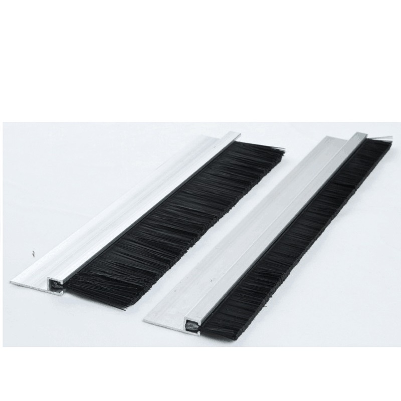 Thanh cước chải, ron chắn chân cửa gạt bụi cước 70mm, dài 1m/thanh đế nhôm (cắt 0.5m khi gửi)