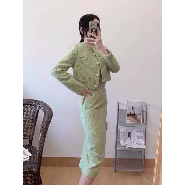 Set váy hai dây kèm áo khoác dạ sang chảnh