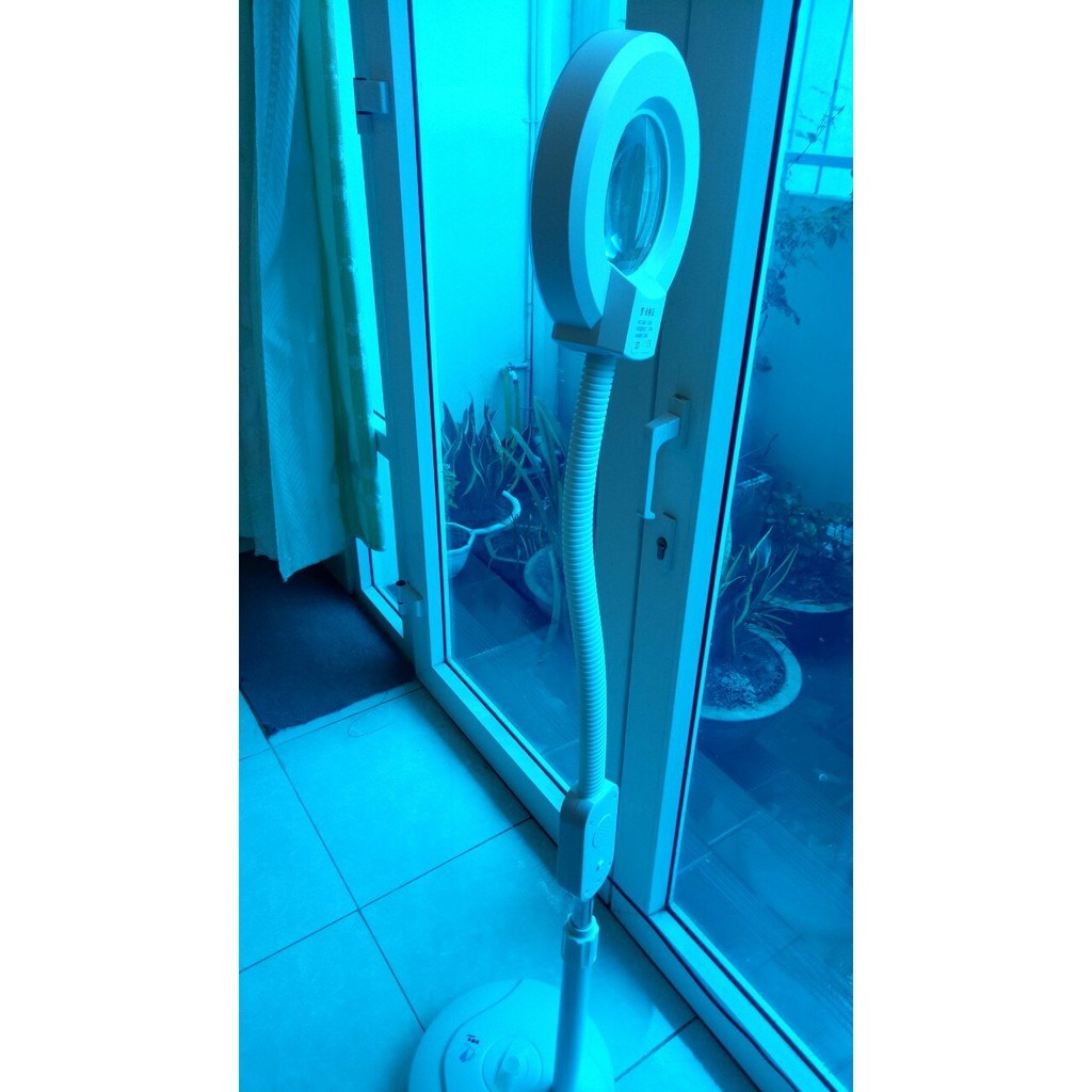 đèn led soi da spa to chân nặng