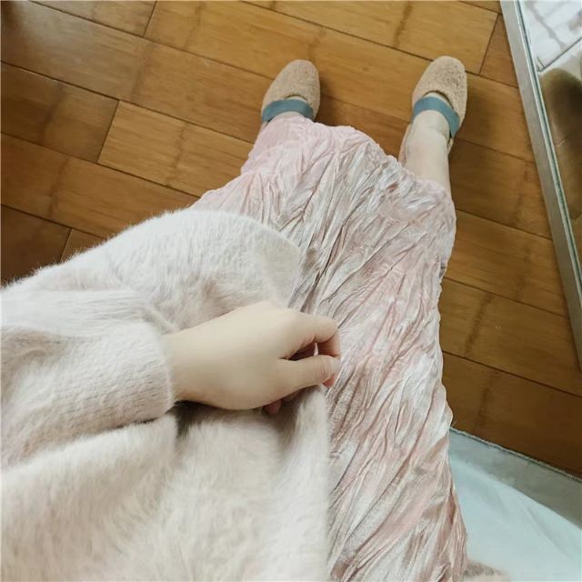 Áo len thụng + chân váy nhăn