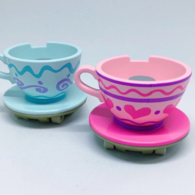 Xe mô hình Tomica Disney Tea Cup - Alice’s Tea Party