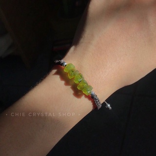 Vòng tay phong thuỷ macrame 5 viên đá Peridot màu xanh