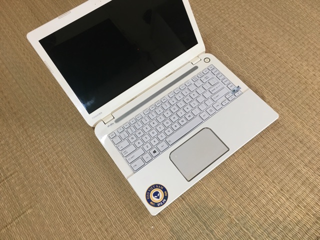 Laptop UFO Toshiba L40 i3 trắng đẹp tinh khôi thời trang văn phòng sang trọng đẳng cấp | BigBuy360 - bigbuy360.vn