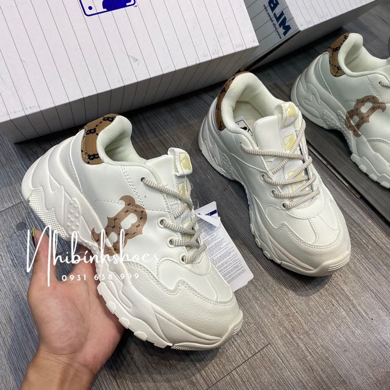 Giày thể thao chữ B nâu