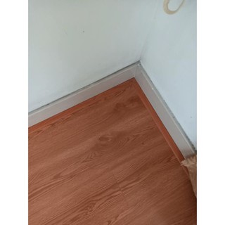 sàn nhựa giả gỗ có keo sẵn thế hệ mới .Nhận thi công