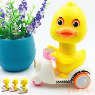 Vịt , gấu đi xe máy siêu kute cho bé ( giao hình ngẫu nhiên )