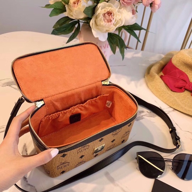 Túi  dáng hộp hot hít ạ